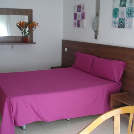 Hostal Margarita Пинеда де Мар Стая снимка