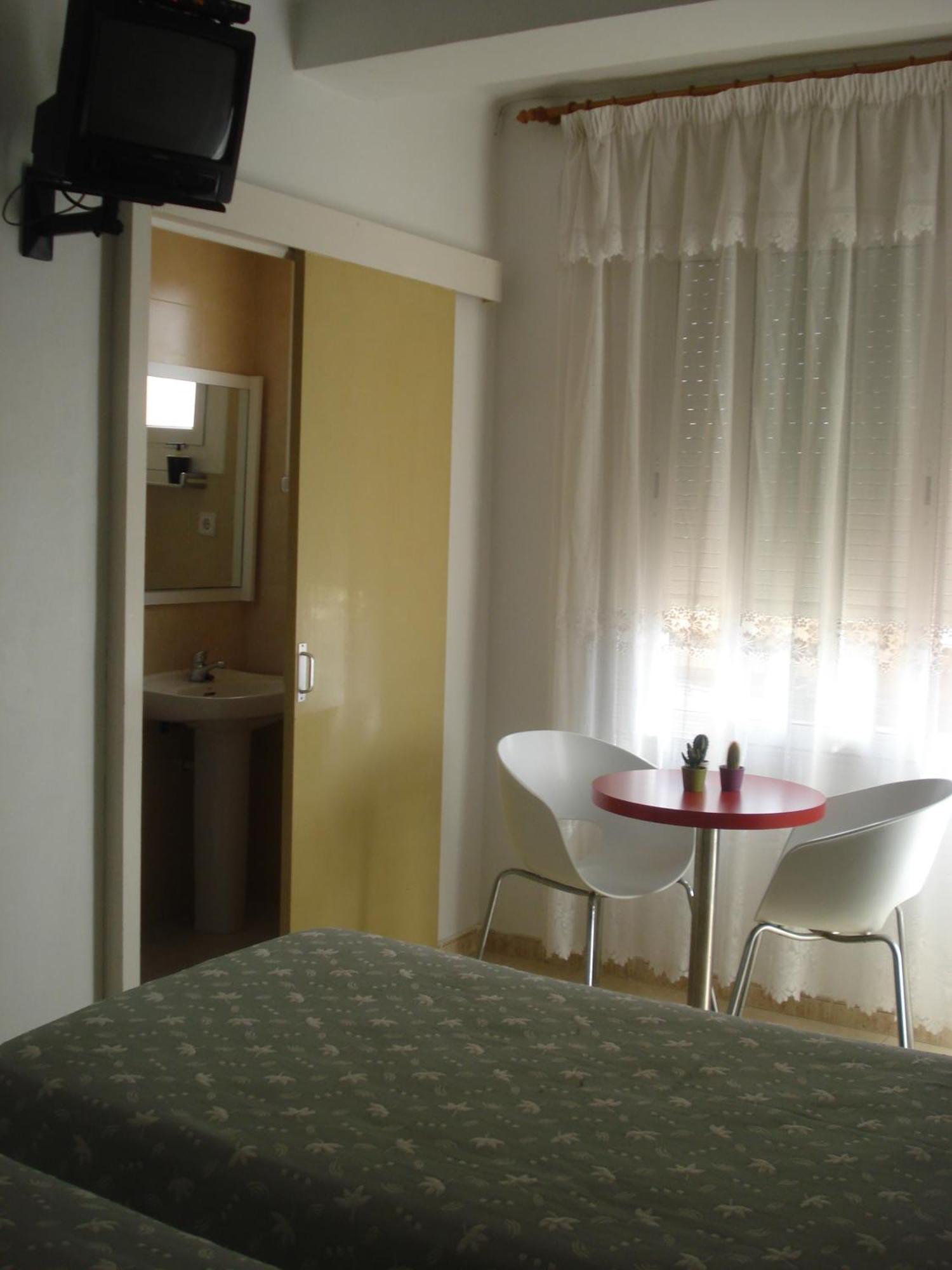Hostal Margarita Пинеда де Мар Стая снимка