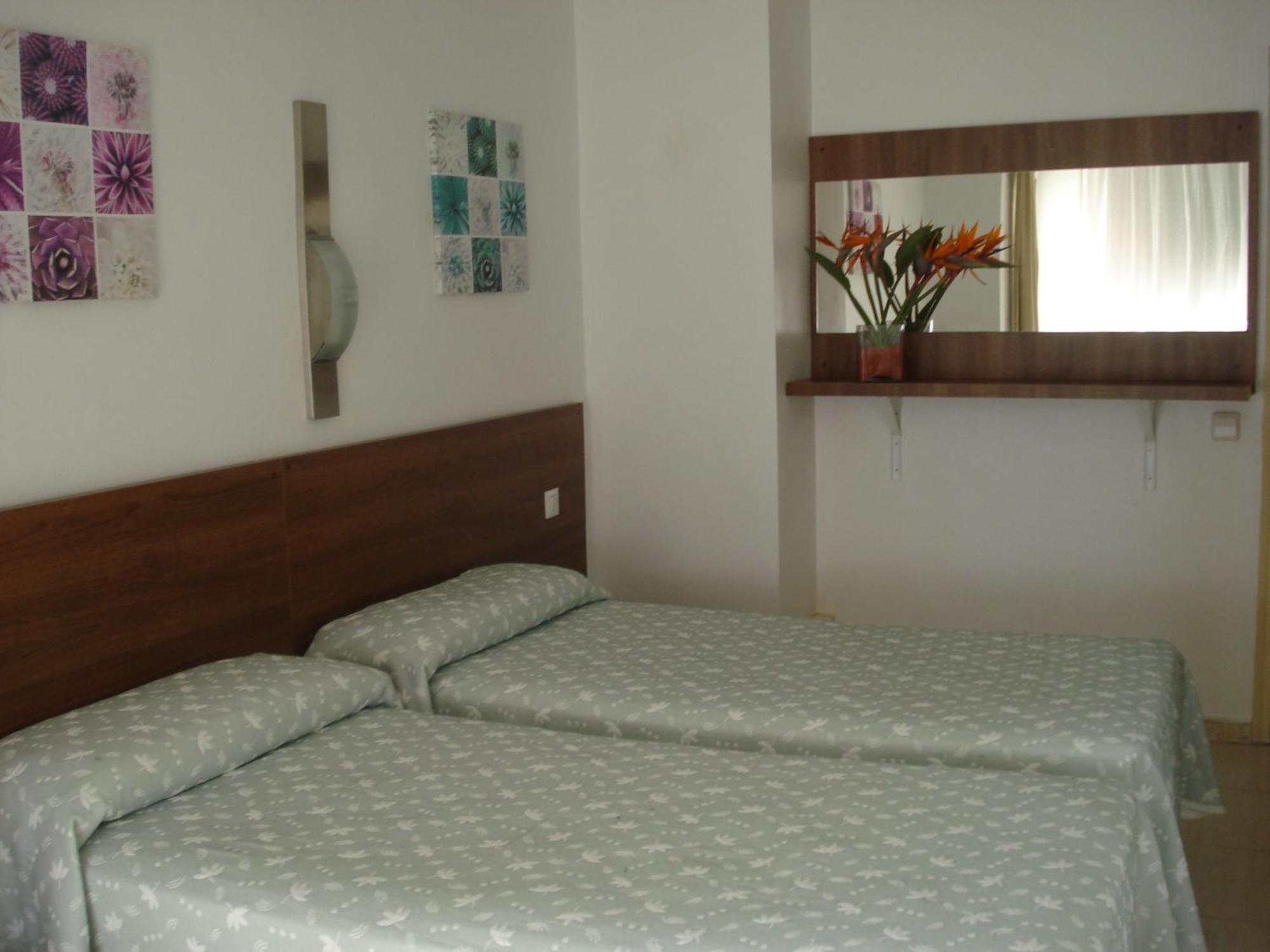 Hostal Margarita Пинеда де Мар Стая снимка
