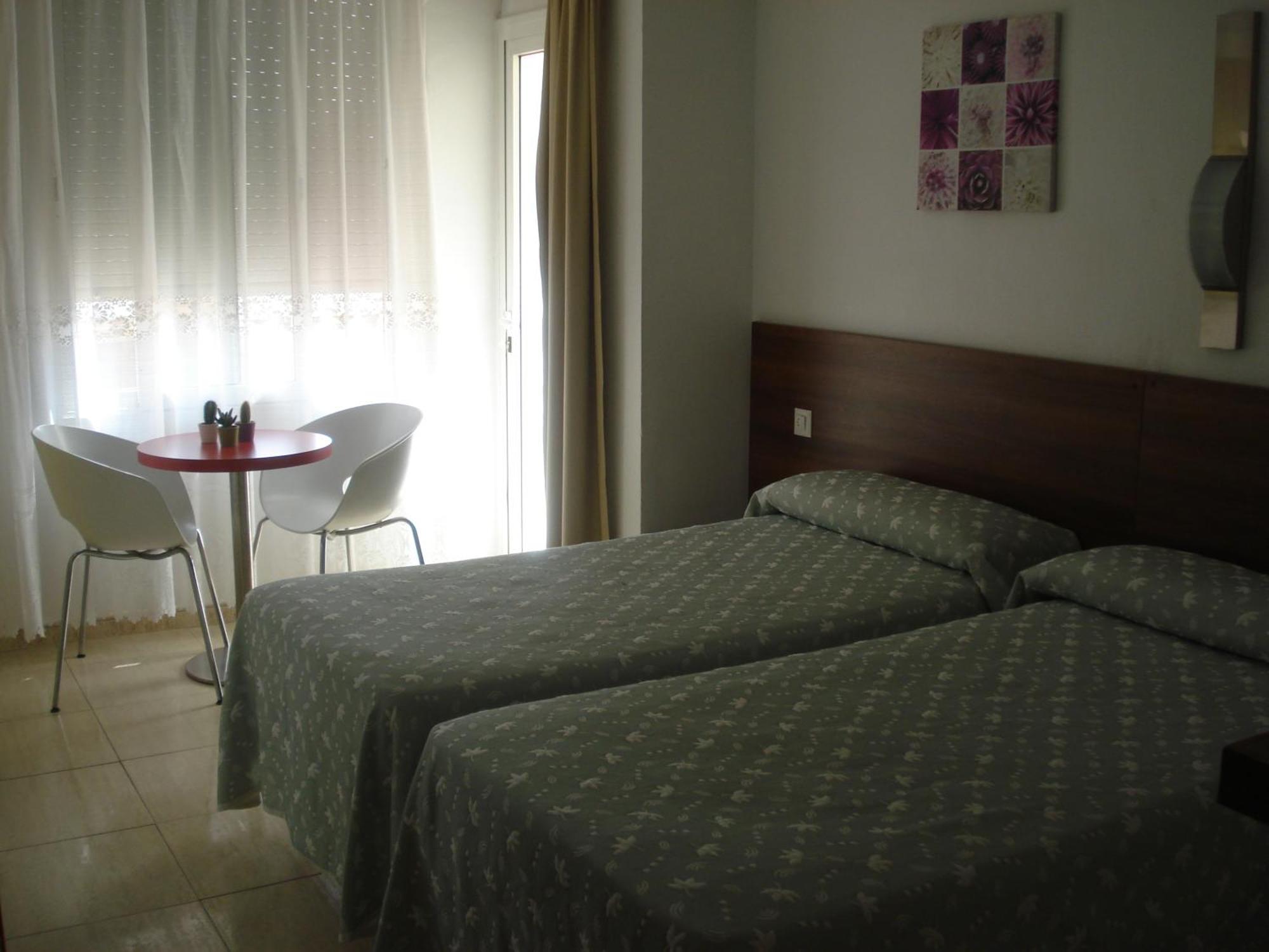Hostal Margarita Пинеда де Мар Стая снимка