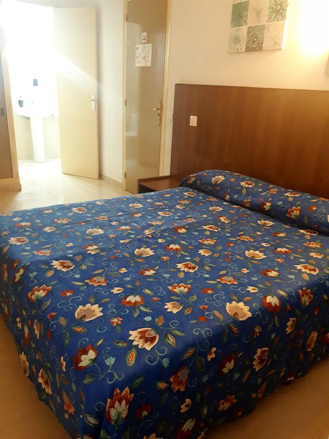 Hostal Margarita Пинеда де Мар Екстериор снимка