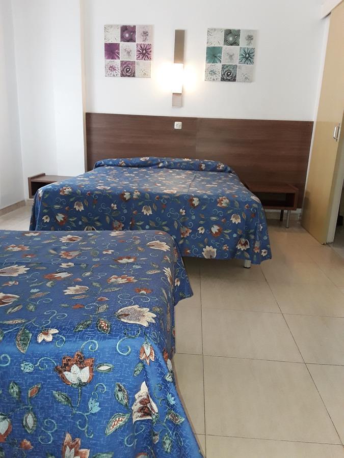 Hostal Margarita Пинеда де Мар Екстериор снимка