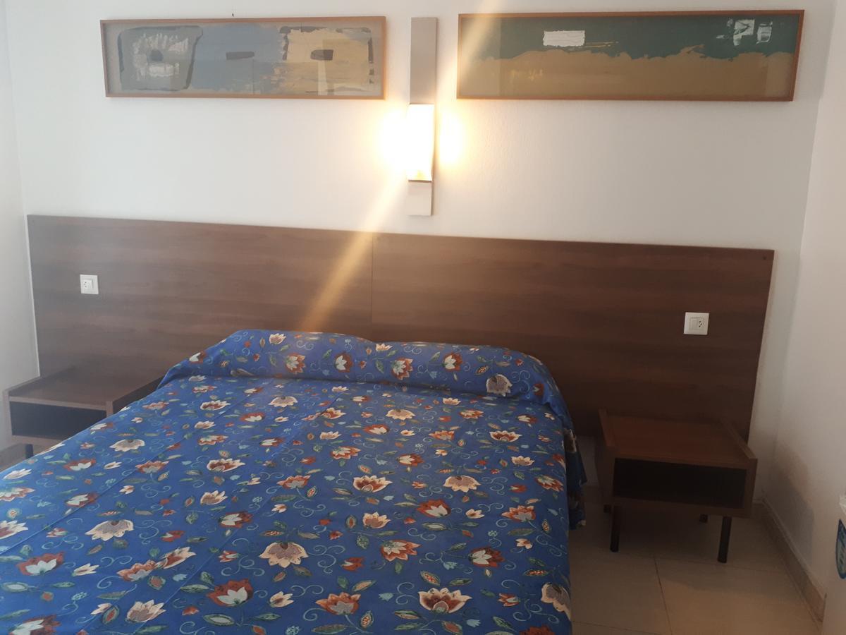 Hostal Margarita Пинеда де Мар Екстериор снимка