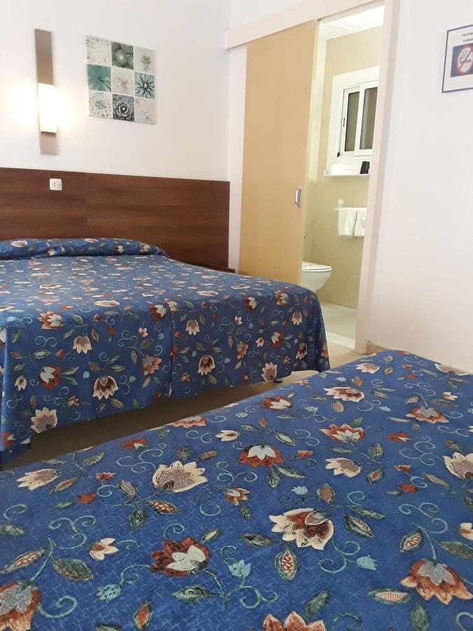 Hostal Margarita Пинеда де Мар Екстериор снимка