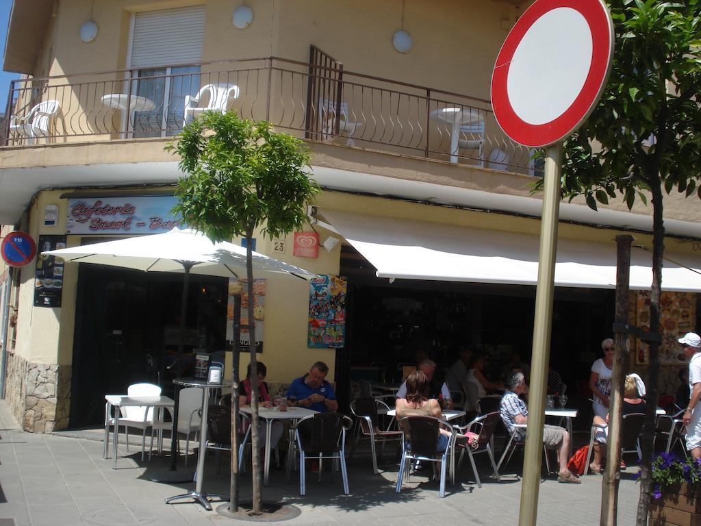 Hostal Margarita Пинеда де Мар Екстериор снимка